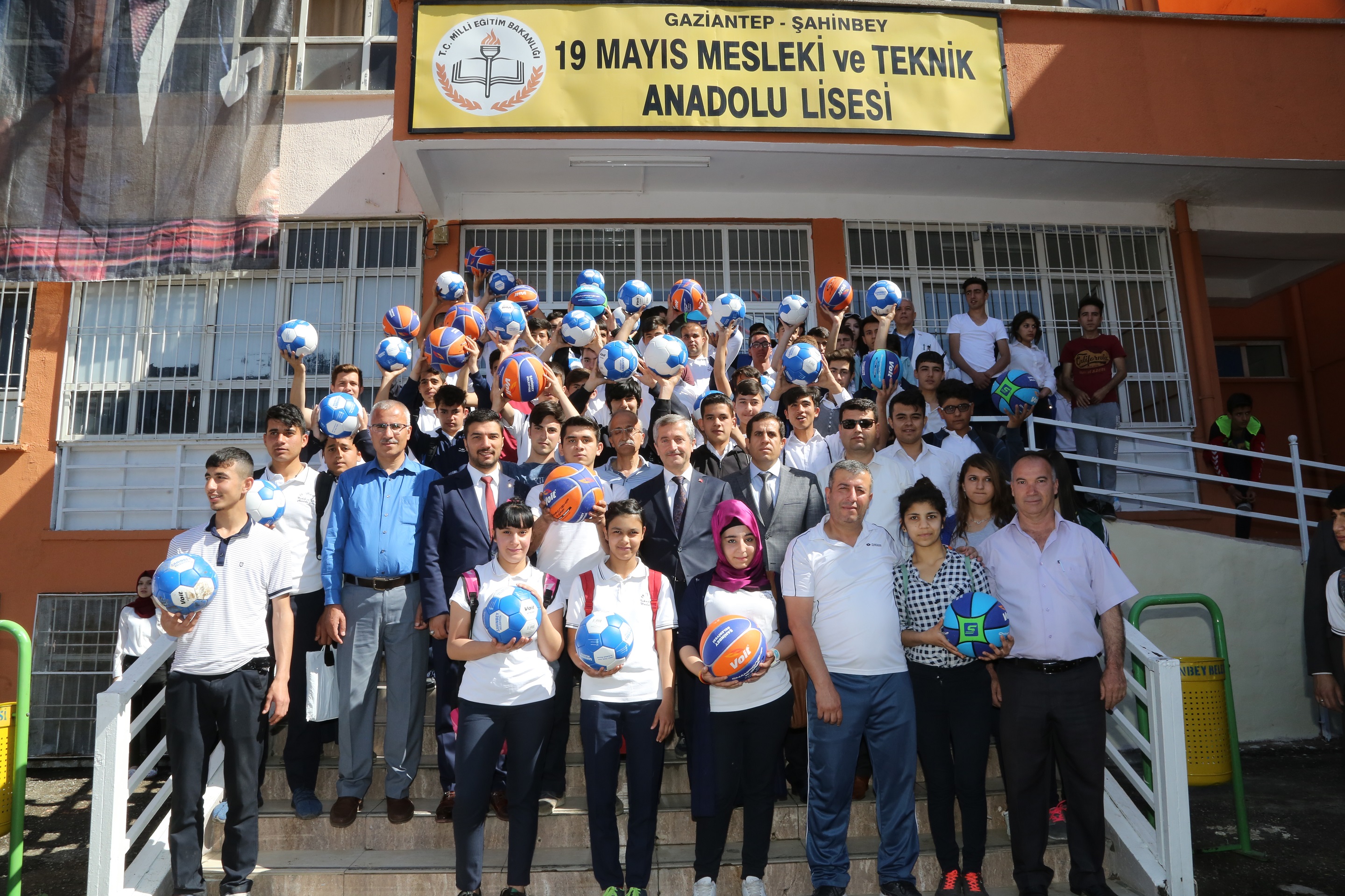 Ba�kan Tahmazo�lu, Yeni E�itim ��retim Y�l�n� Kutlad�