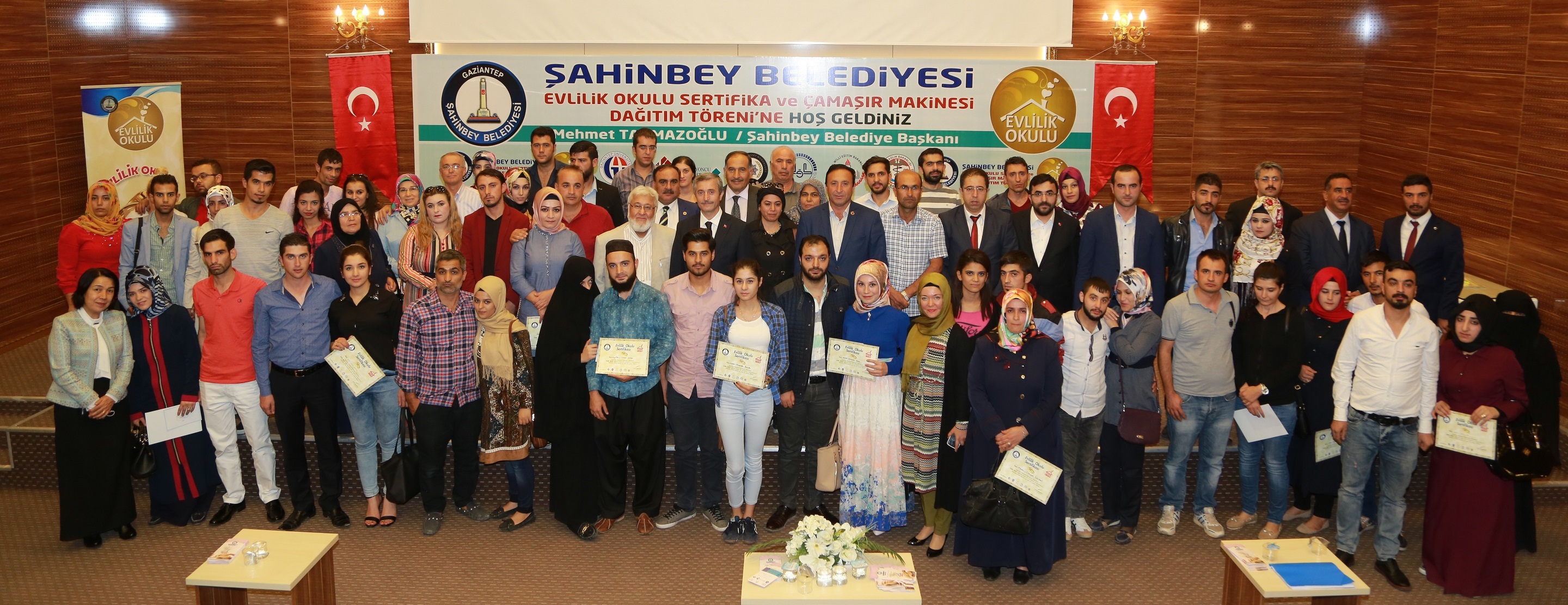 Evlilik Okulu�ndan 76 �iftimiz Daha Sertifikalar�n� Ald�