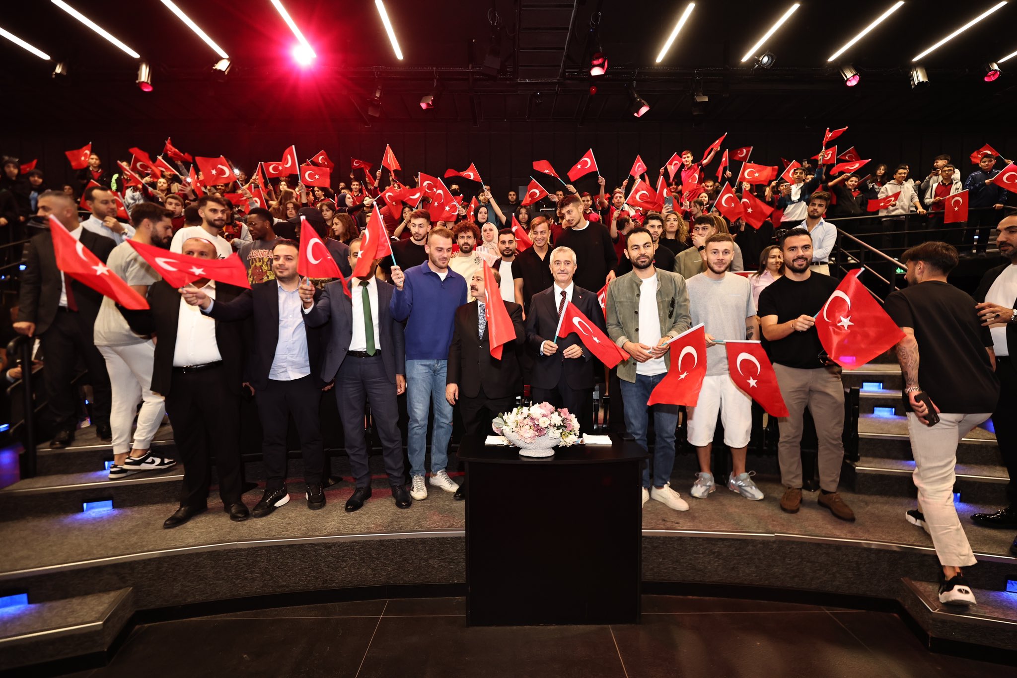 Bakanmz Genleri Gaziantep FKl Oyuncularla Buluturdu