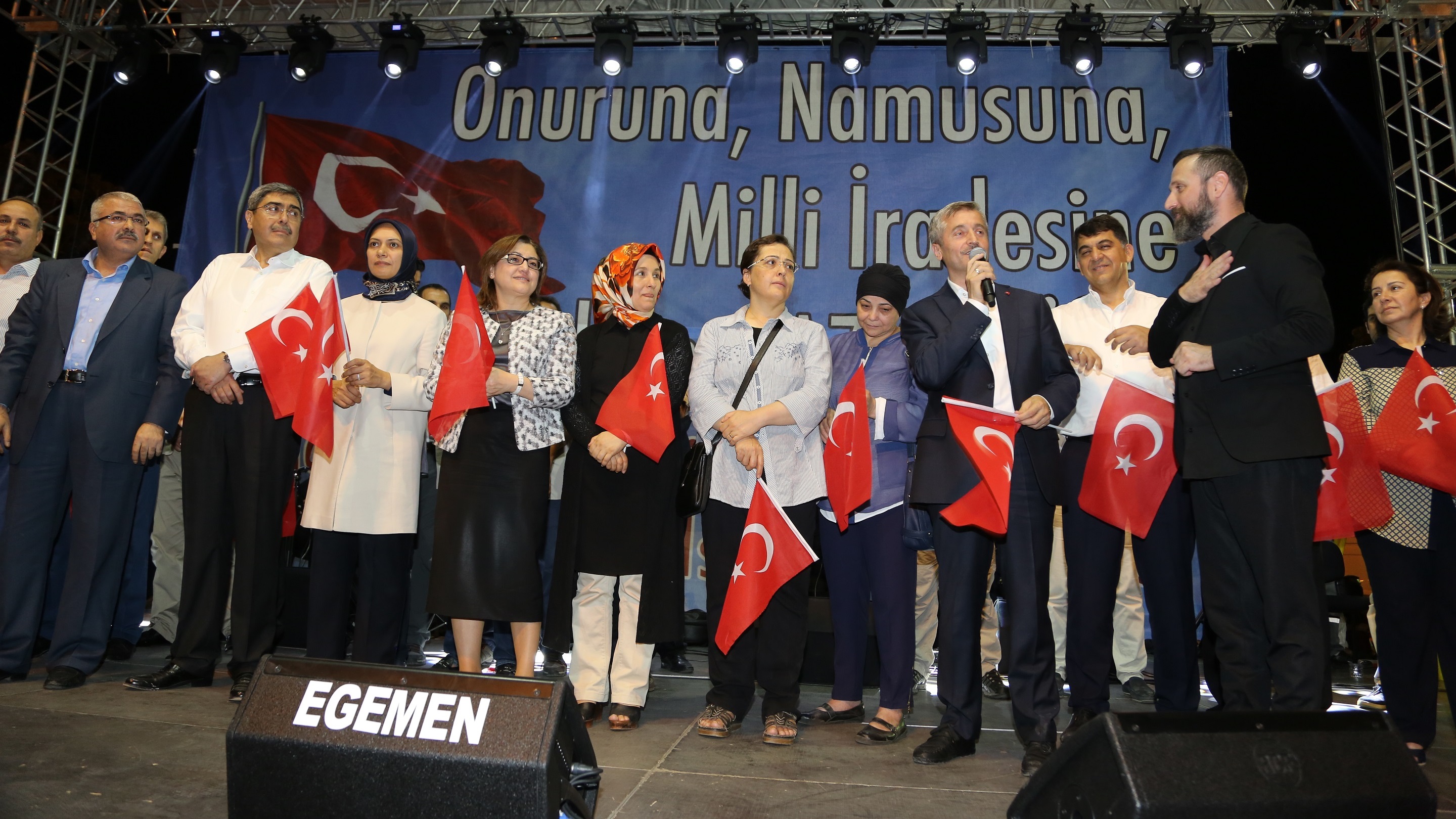 ahinbeyden Demokrasi Nbetcilerine Moral