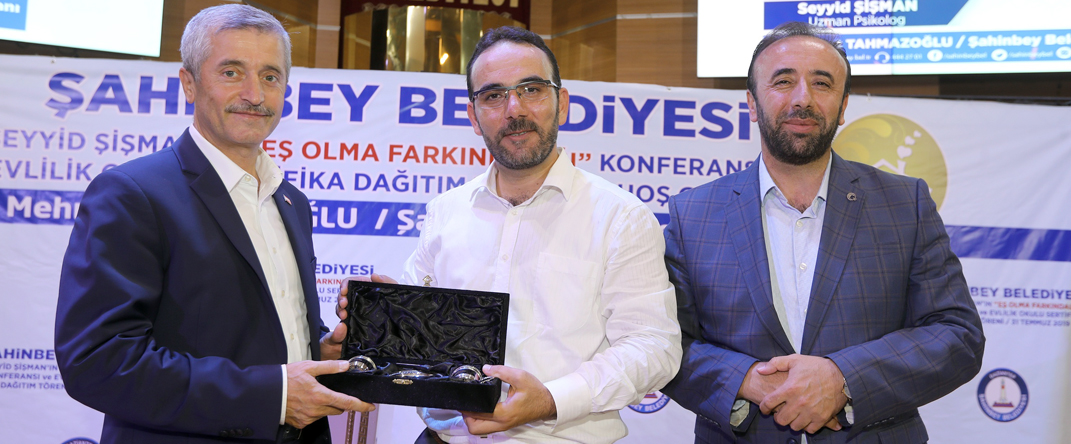 201 ift Daha Evlilik Okulundan Sertifikasn Ald
