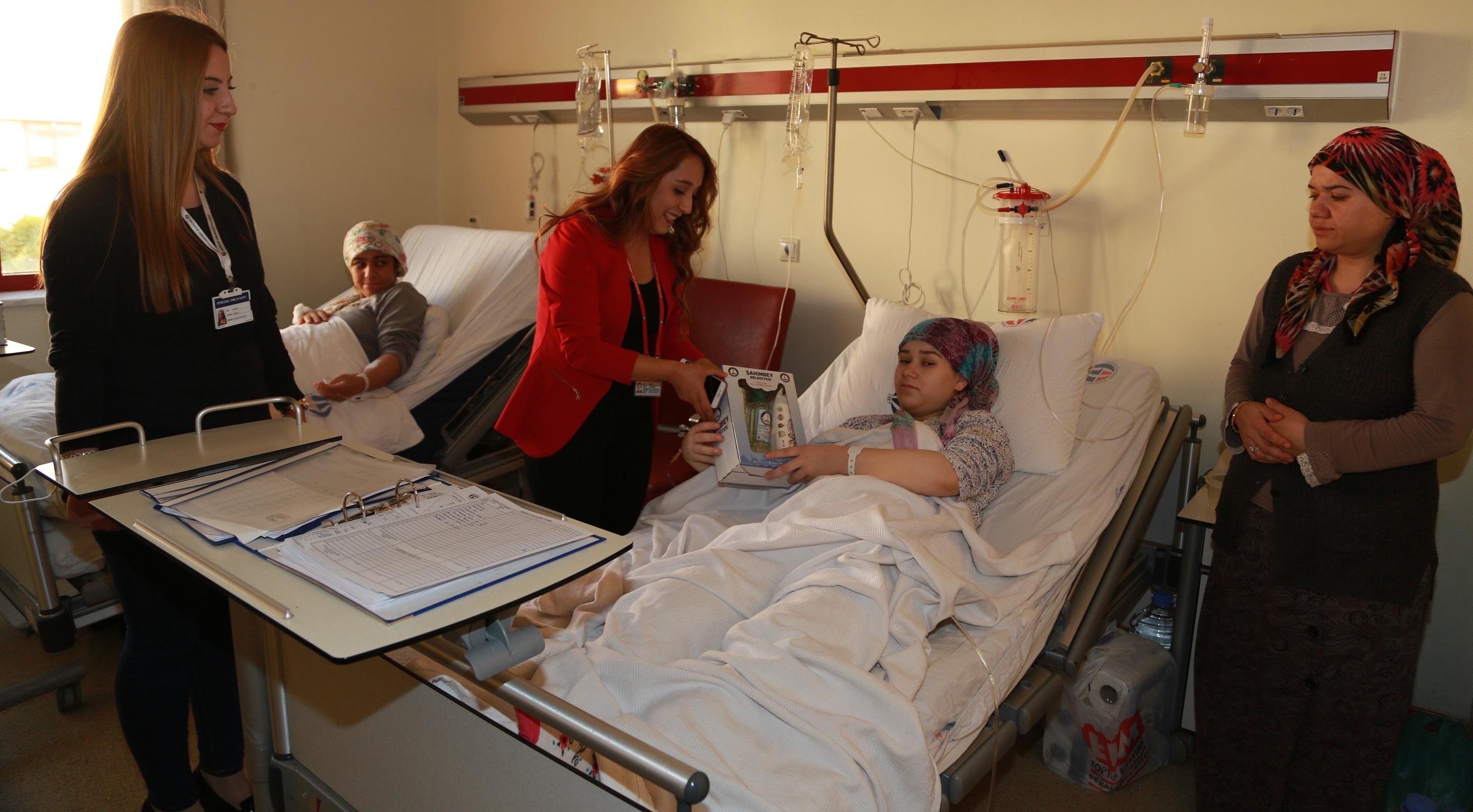 Hastane Ziyaretleri S�r�yor