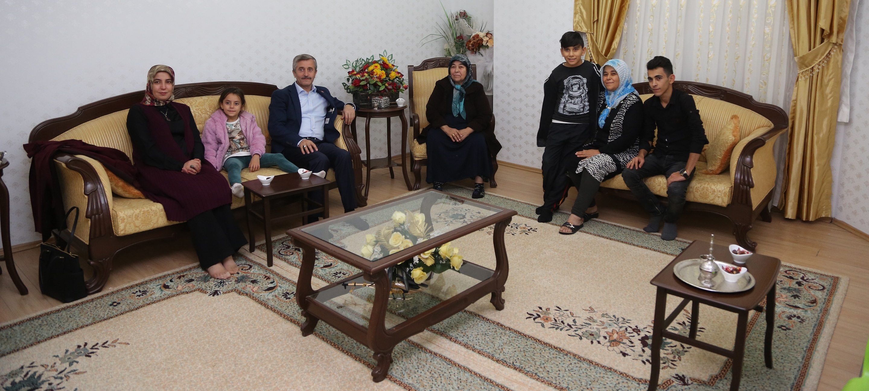 Bakan Tahmazolu ehit Ailelerini Ziyaret Etti