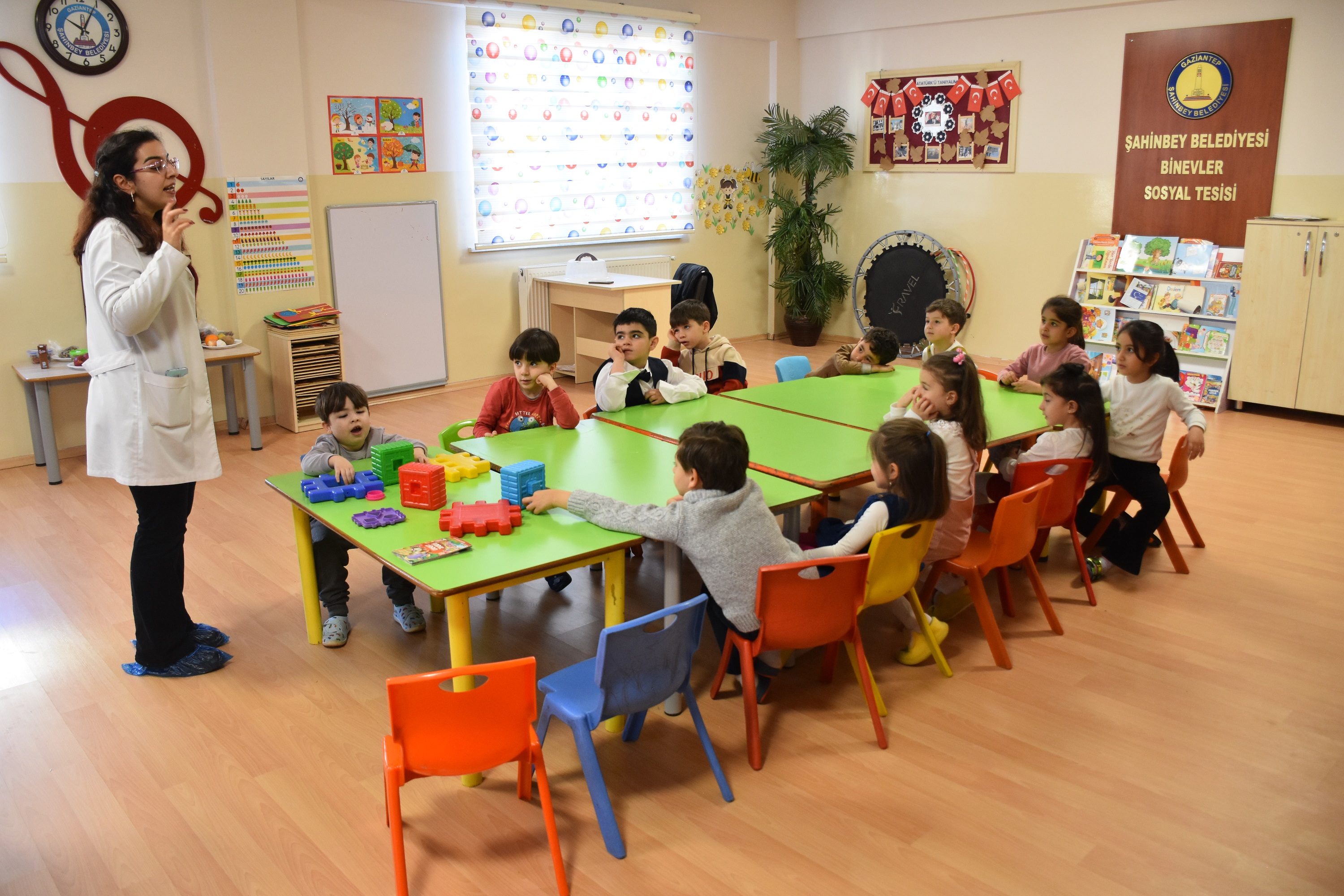 ahinbeyli ocuklar ngilizce reniyor