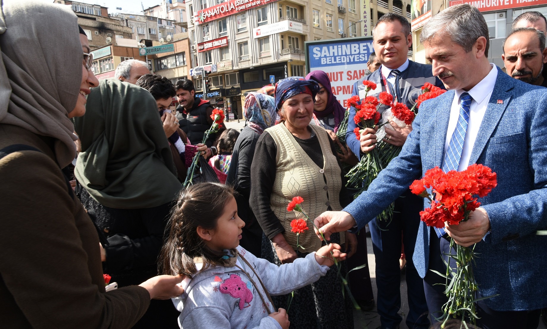 ahinbeyin Etkinlikleri le Kadnlar Doyasya Elendi