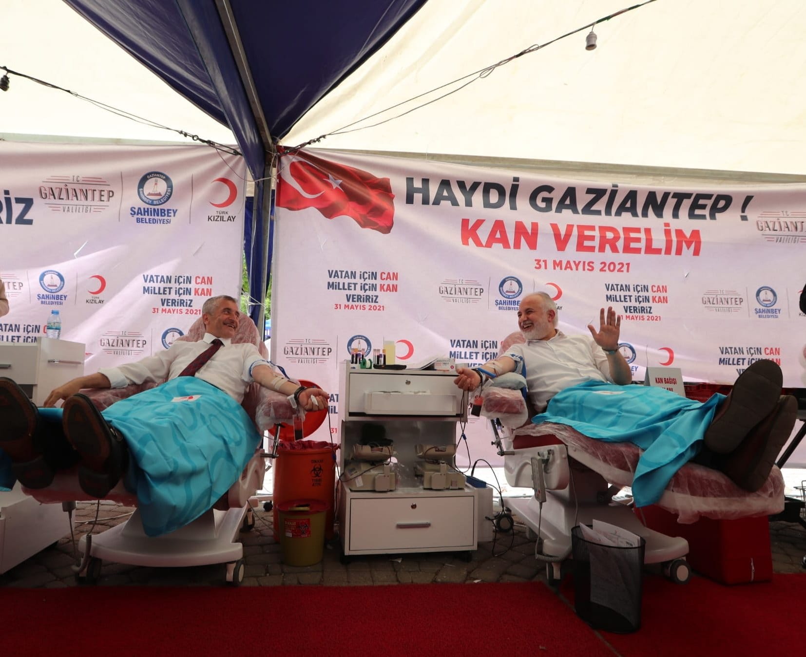 Belediyemizden lkemize Kan, Gazzeye 5 Ambulans Destei