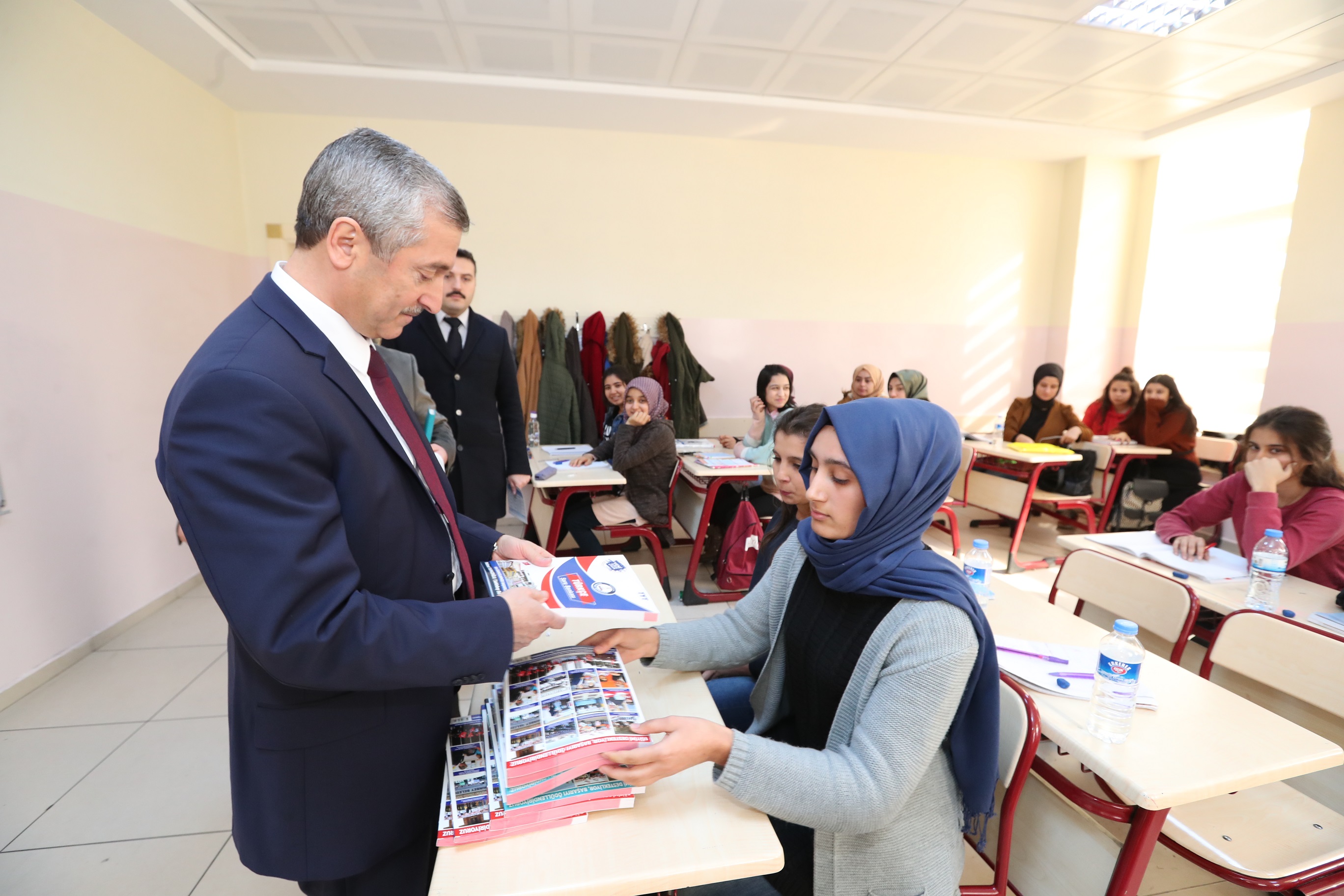 Belediyemizden rencilere Kaynak Kitap Destei