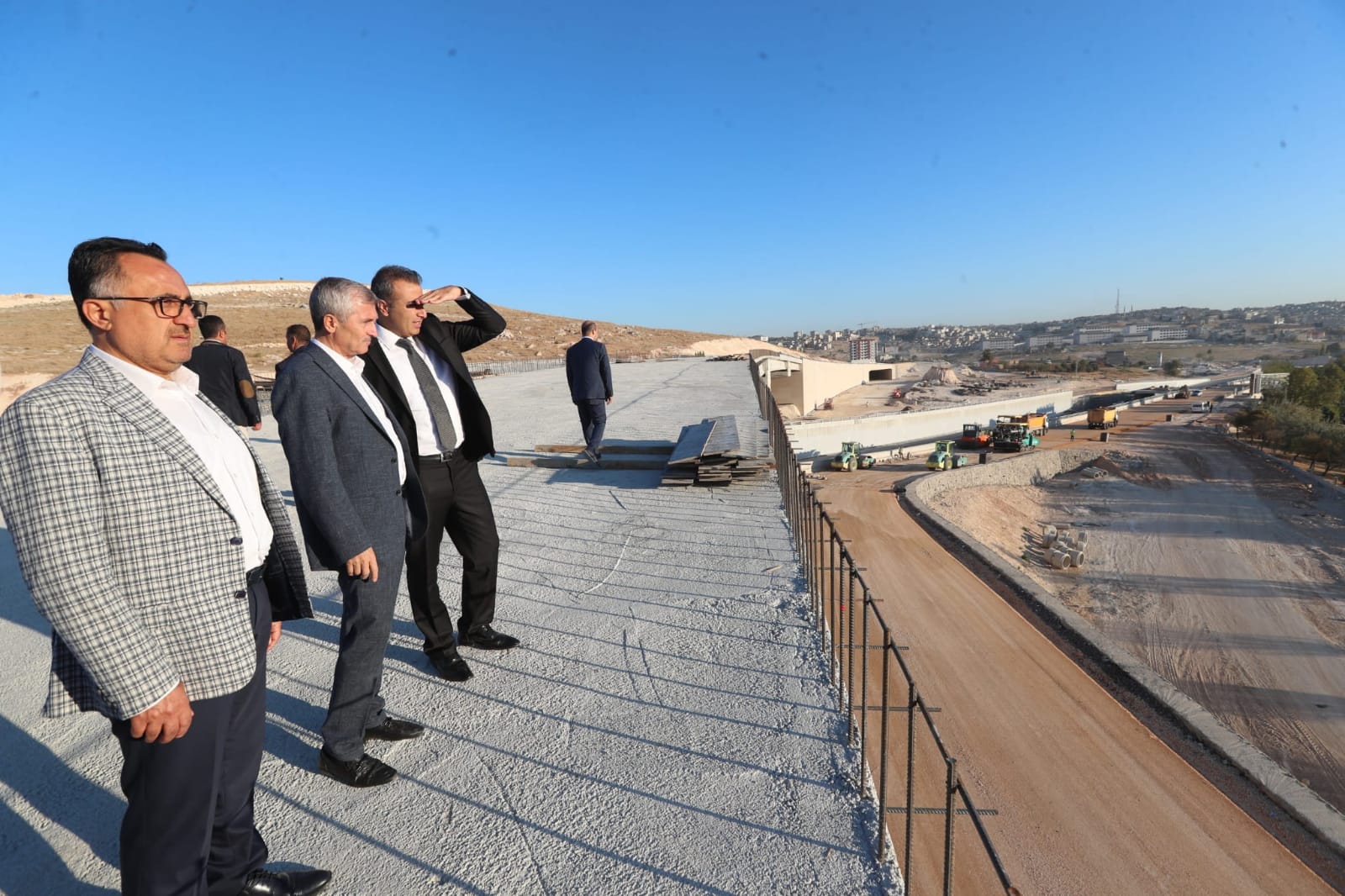 Bakanmz Kaymakam iek le Birlikte  Katl Kprl Kavak almasn nceledi