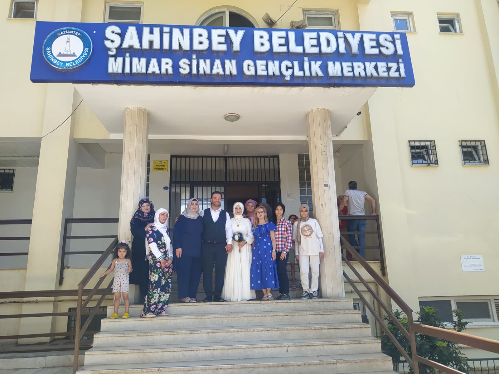 Gelin Adaylar Belediyemiz Mimar Sinan Sosyal Tesisinde Salarn Yaptryor 