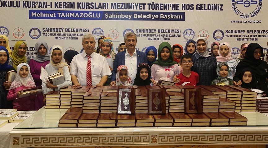 Binlerce Kur�an-� Kerim Da��t�ld�