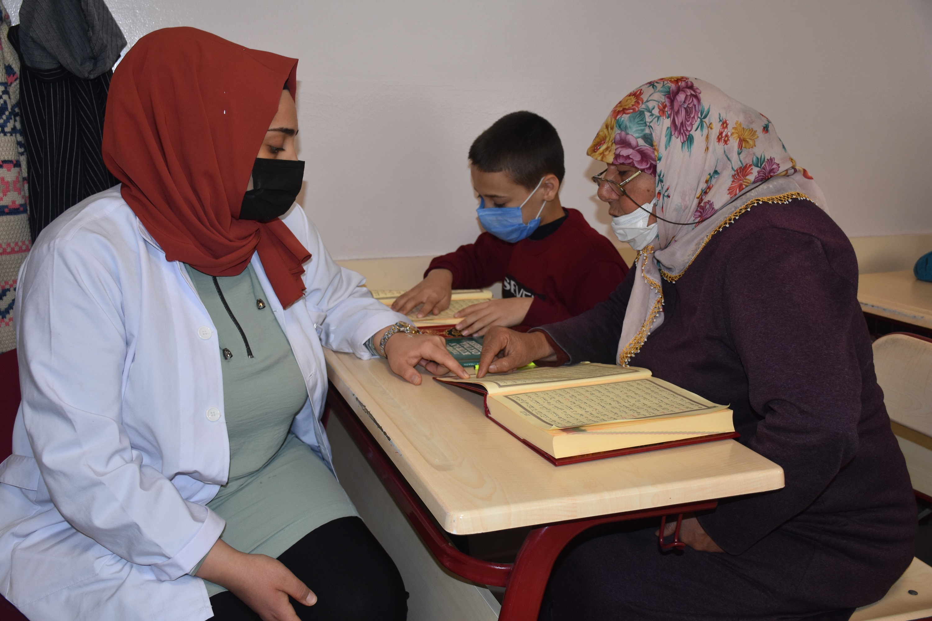 Belediyemizin Tesislerinde Kuran-I Kerim reniyorlar 