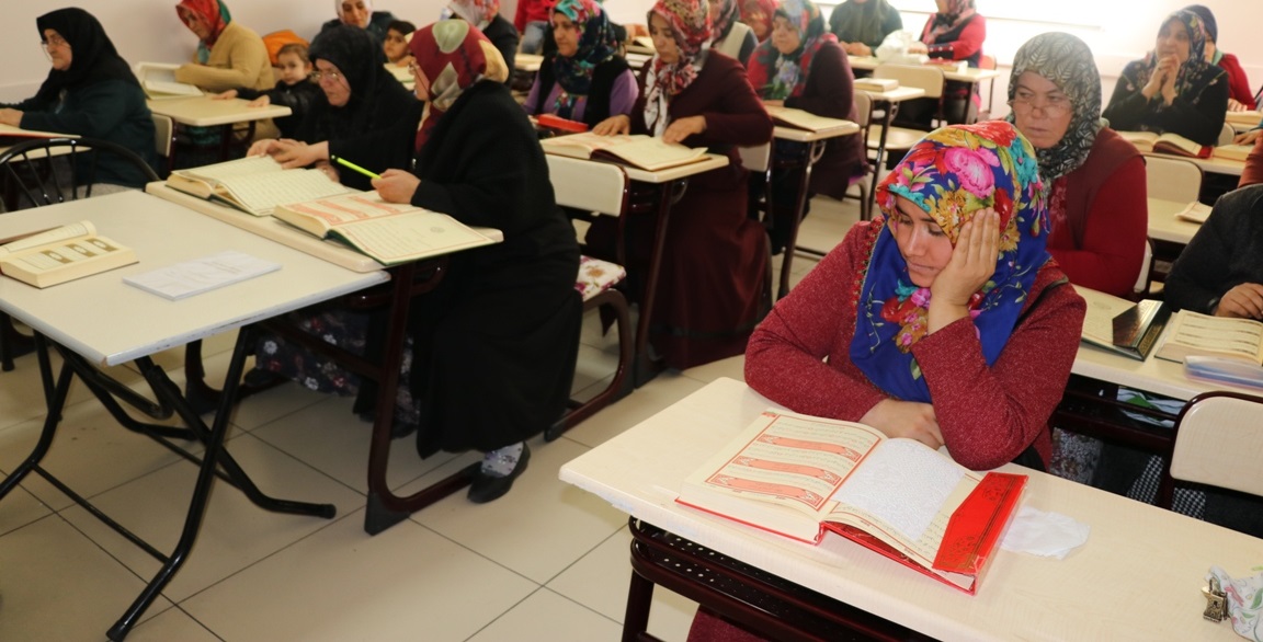 Sosyal Tesislerimizde Kuran- Kerim reniyorlar