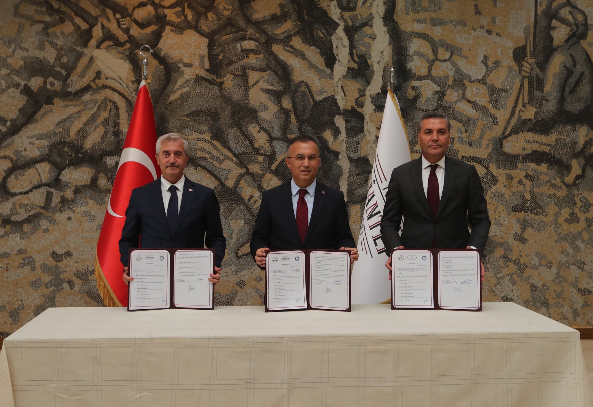 Belediyemizden LGSde Dereceye Giren rencilere Mjde