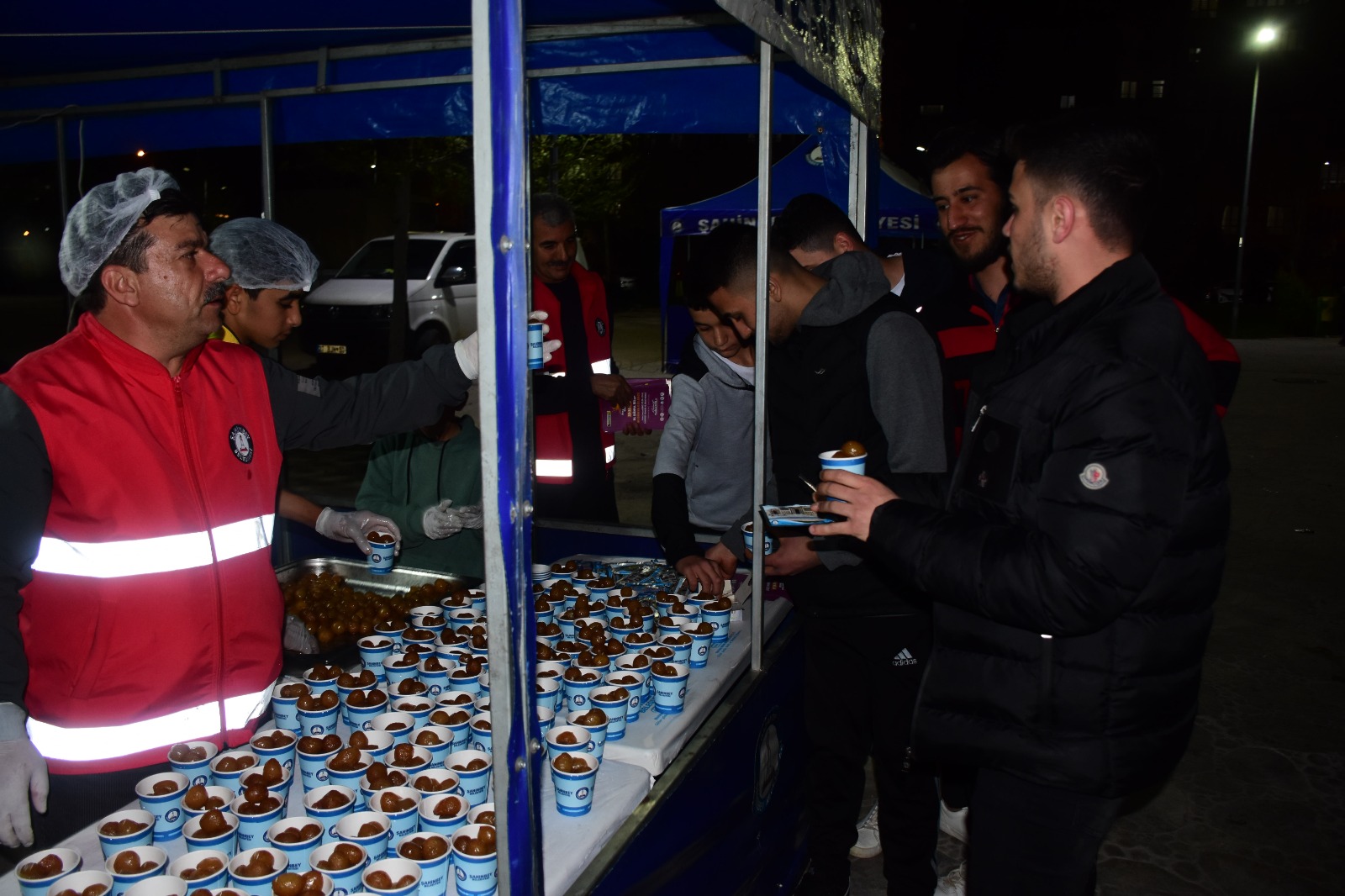 Belediyemiz Kadir Gecesinde Lokma Tatl kram Etti