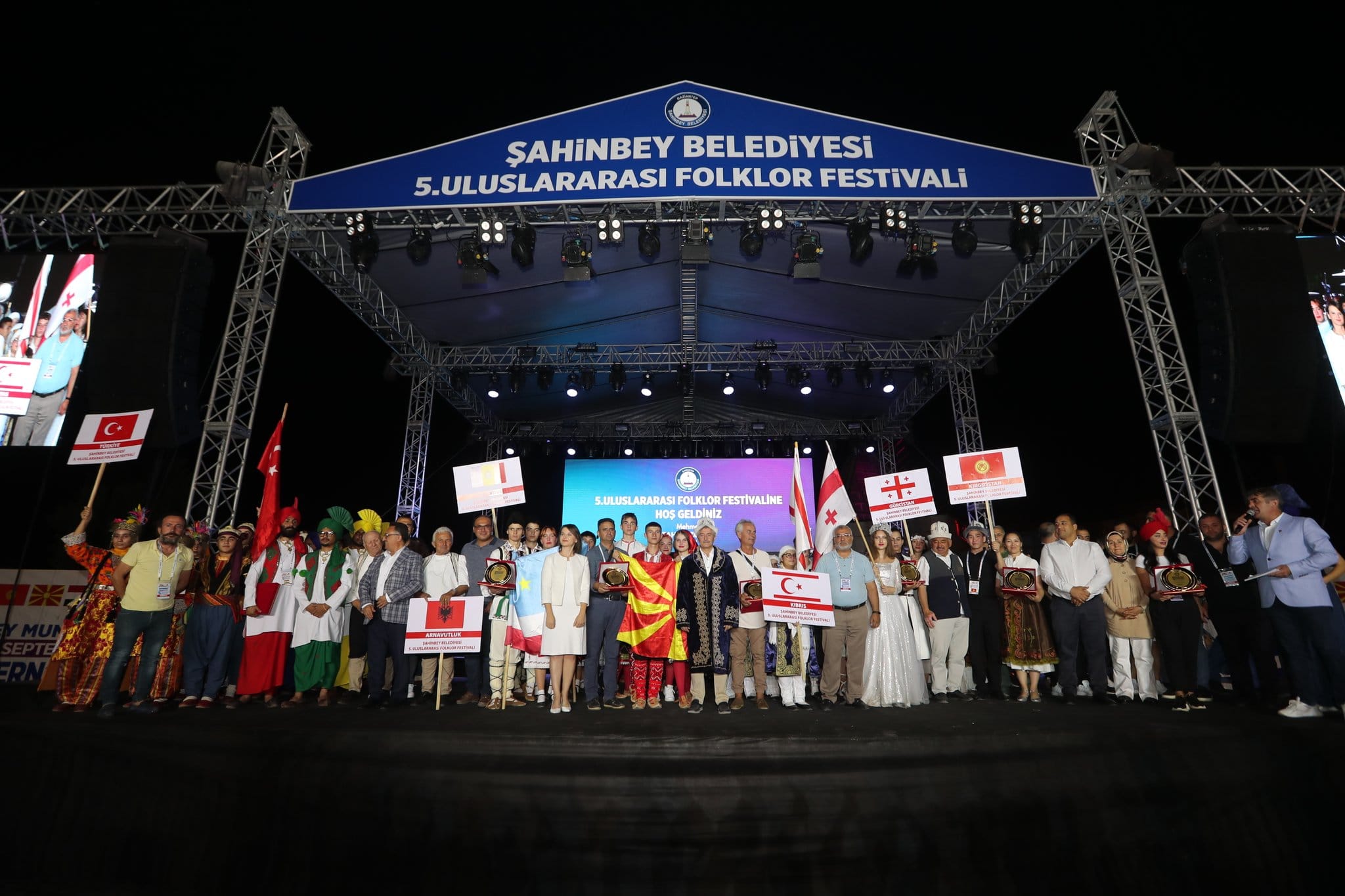 Belediyemizin Folklor Fesitivaline Madrigal Damgas