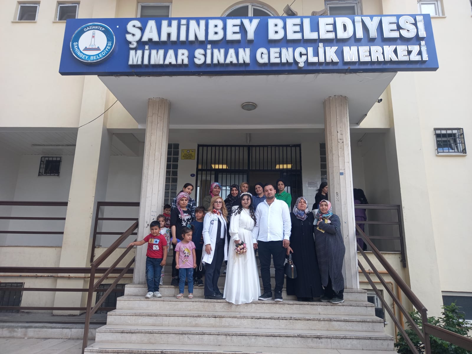 Mimar Sinan Genlik Merkezi Gelin Adaylarnn Yannda
