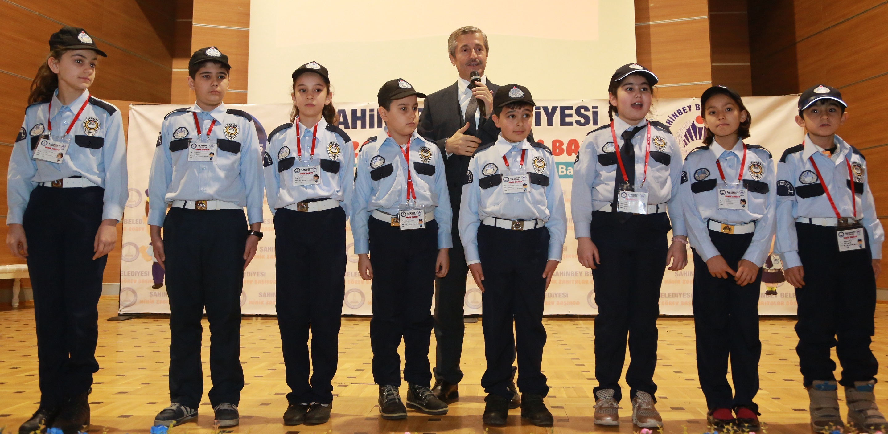 �ahinbey Belediyesi Minik Zab�talar� E�itiyor