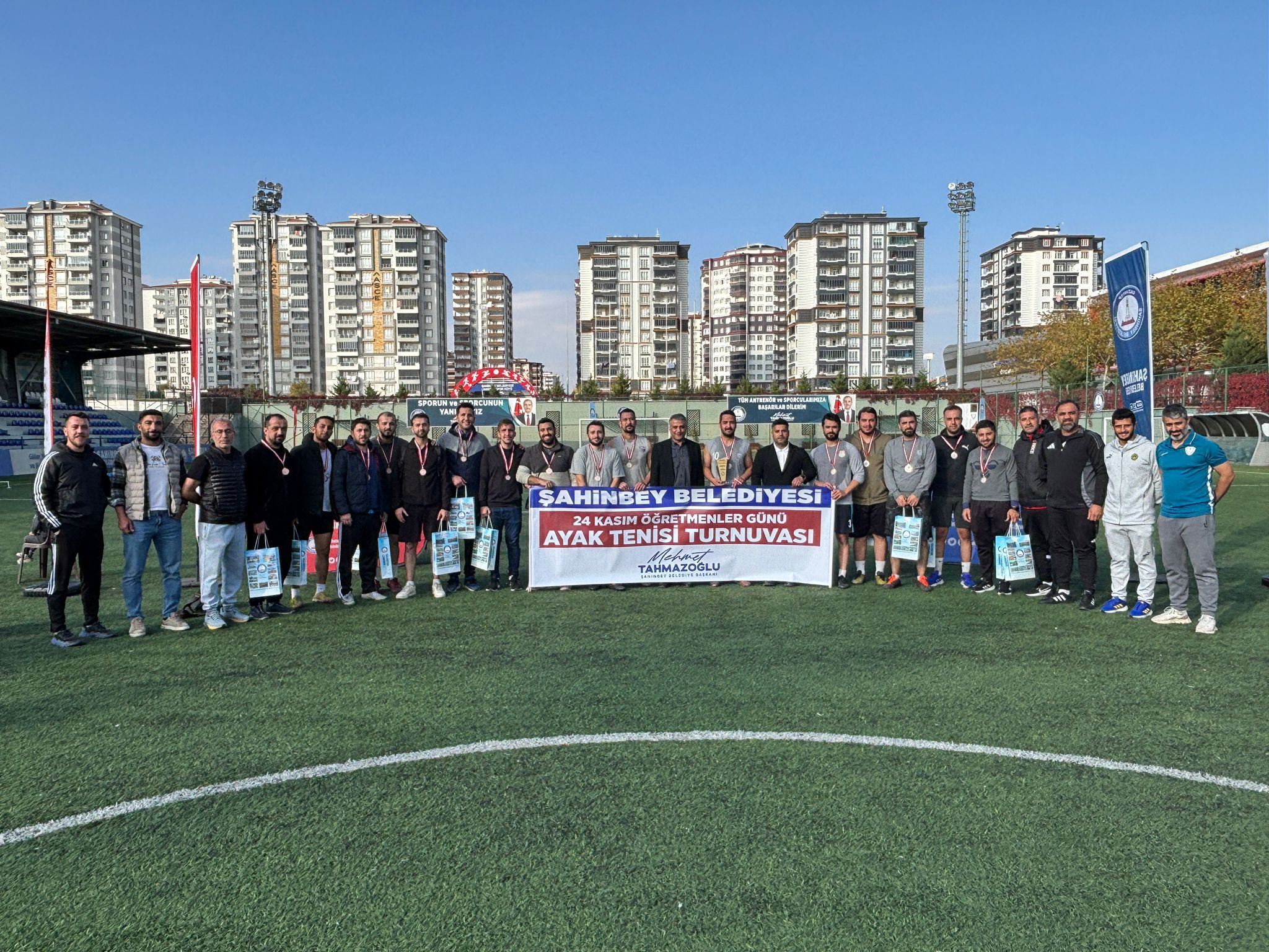 Bakanmz retmenler Gnnde retmenlerle Biraraya Geldi