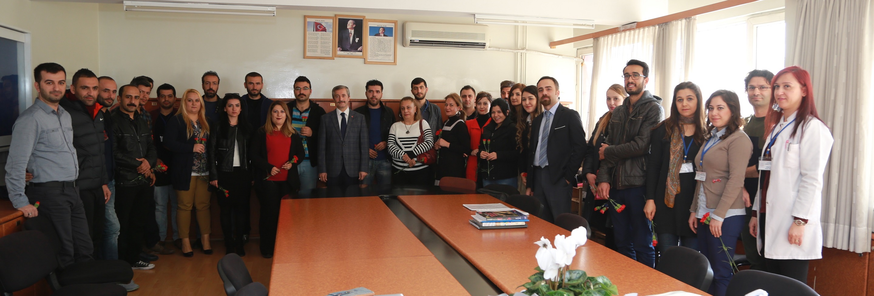 Ba�kan Tahmazo�lu, ��retmenler G�n�n� Okullarda Kutlad�