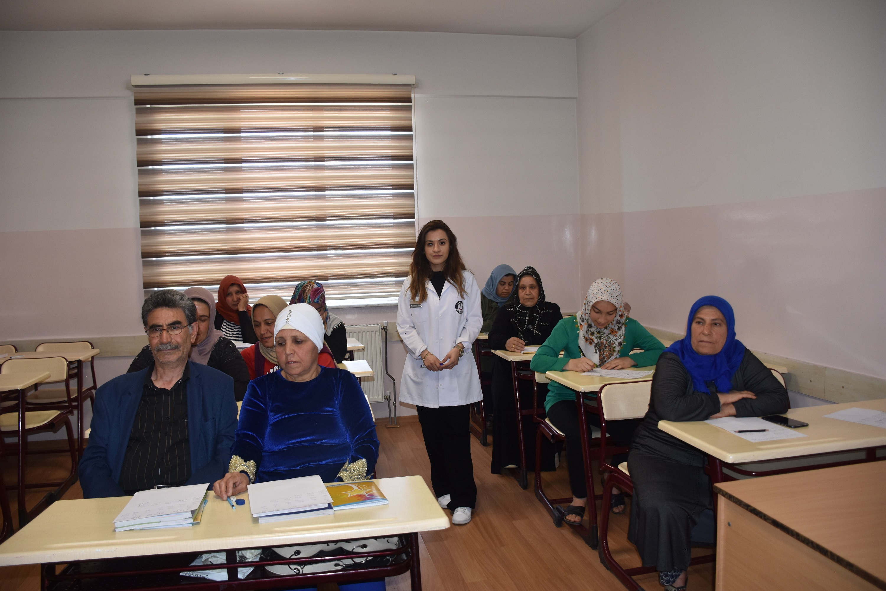 Belediyemiz Tesislerinde Okuma Yazma reniyorlar