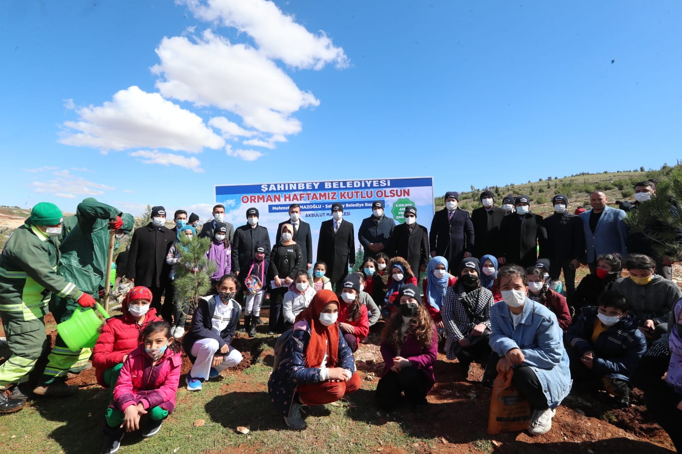Daha Yeil Bir ahinbey in Fidan Dikimine Devam