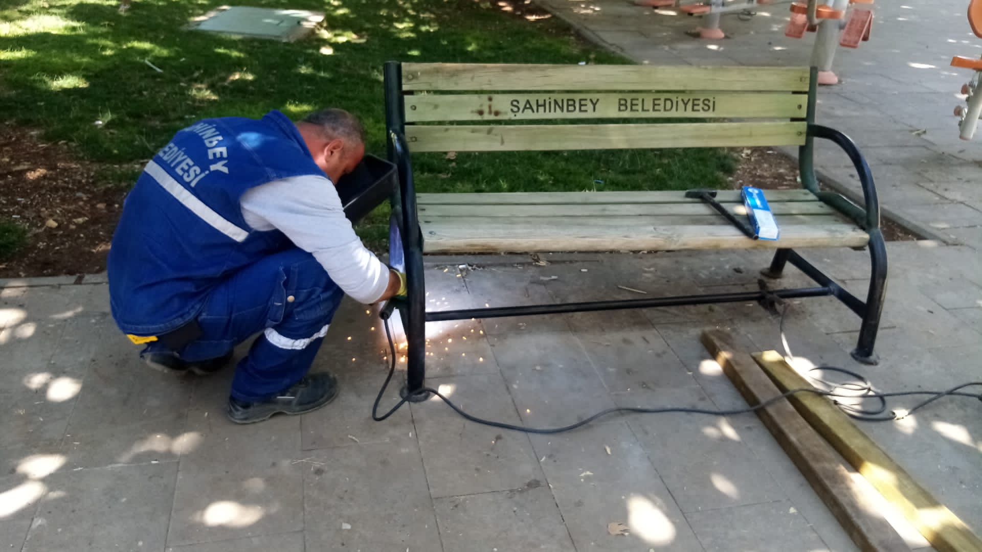 ahinbeyde Parklara Modern Dokunu