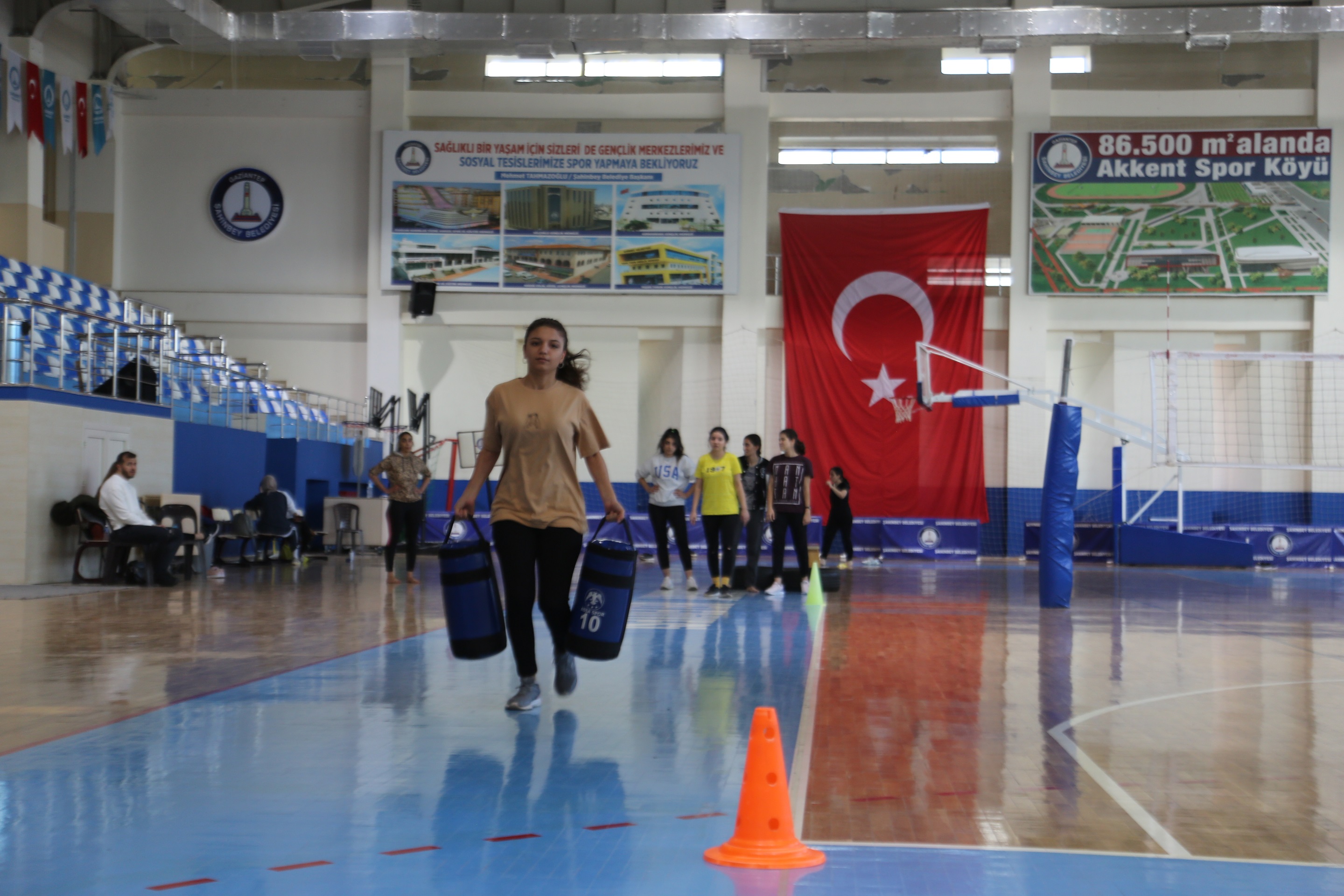 ahinbeyde Pomem Kurslar Devam Ediyor