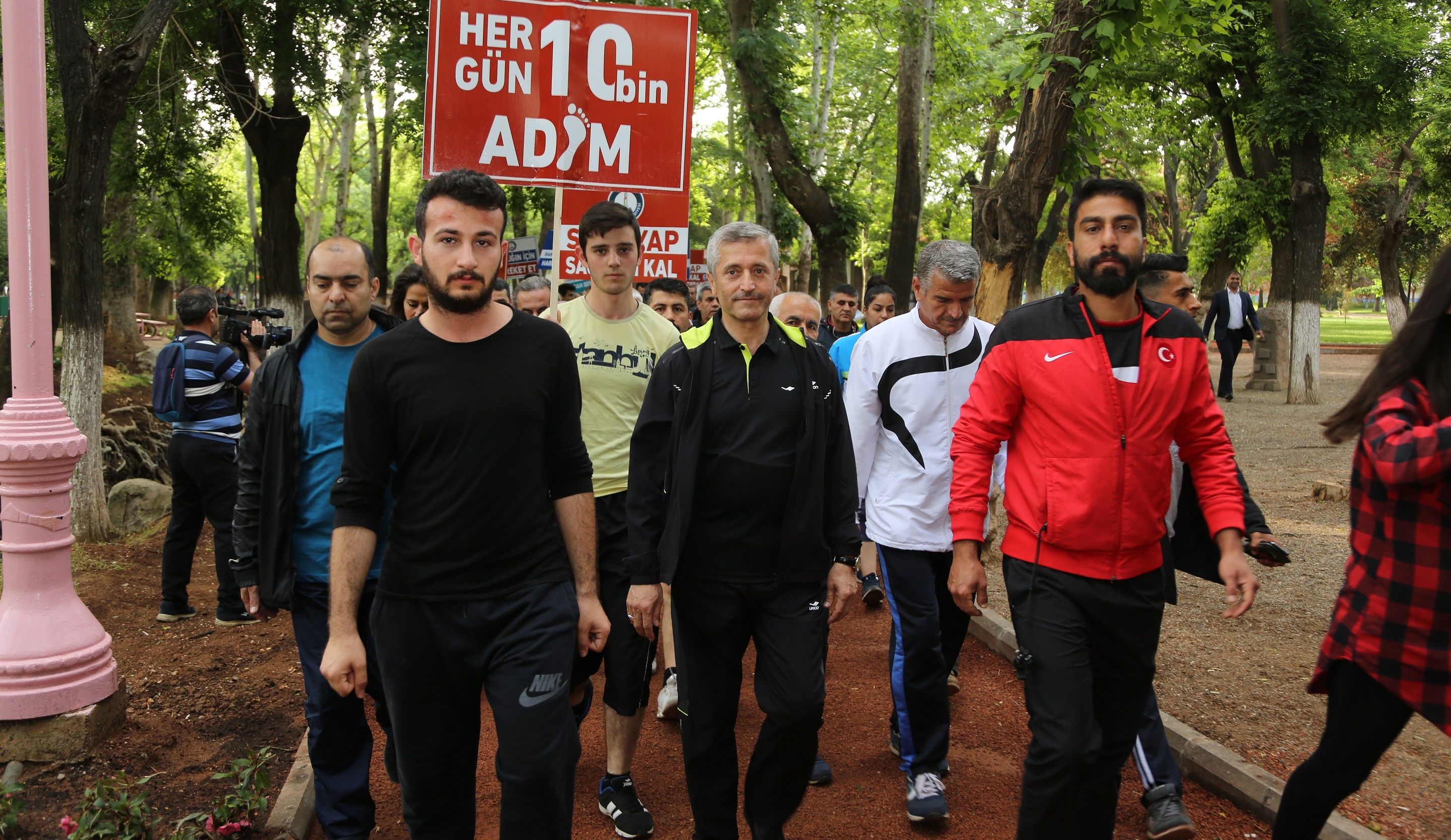 Bakanmz: Salkl Yaam in Spor Yapn