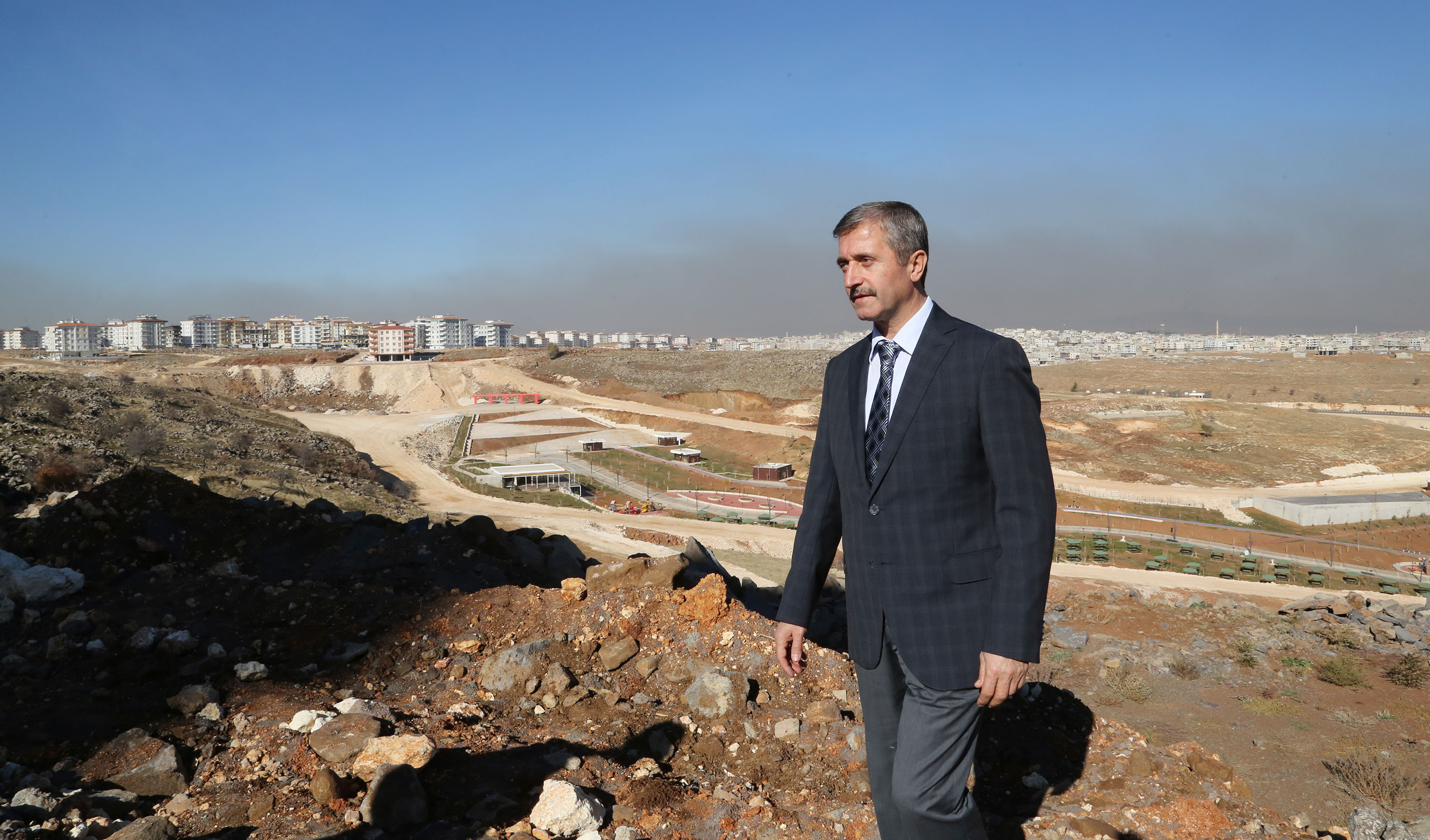 �ahinbey Yeni Mahallelerin Yollar�n� A��yor 