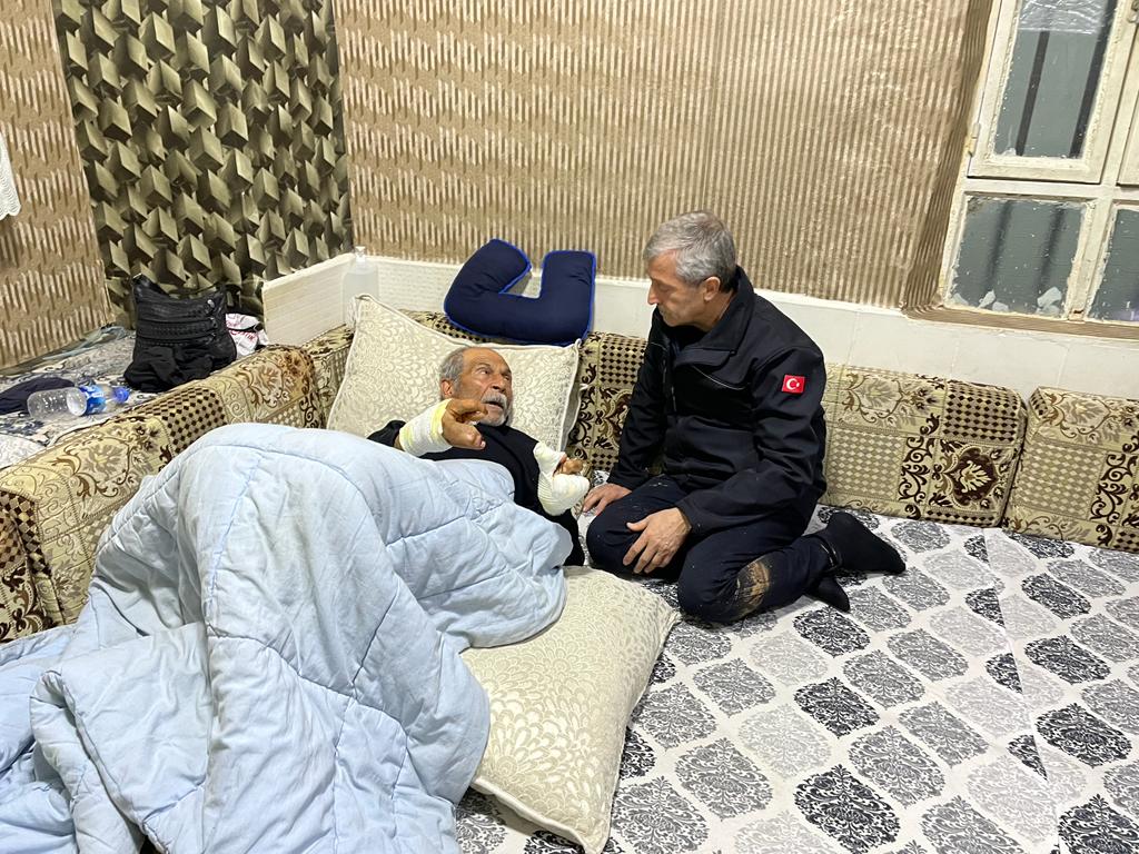 Bakanmz Sele Kaplan Reat Ayvay Evinde Ziyaret Etti