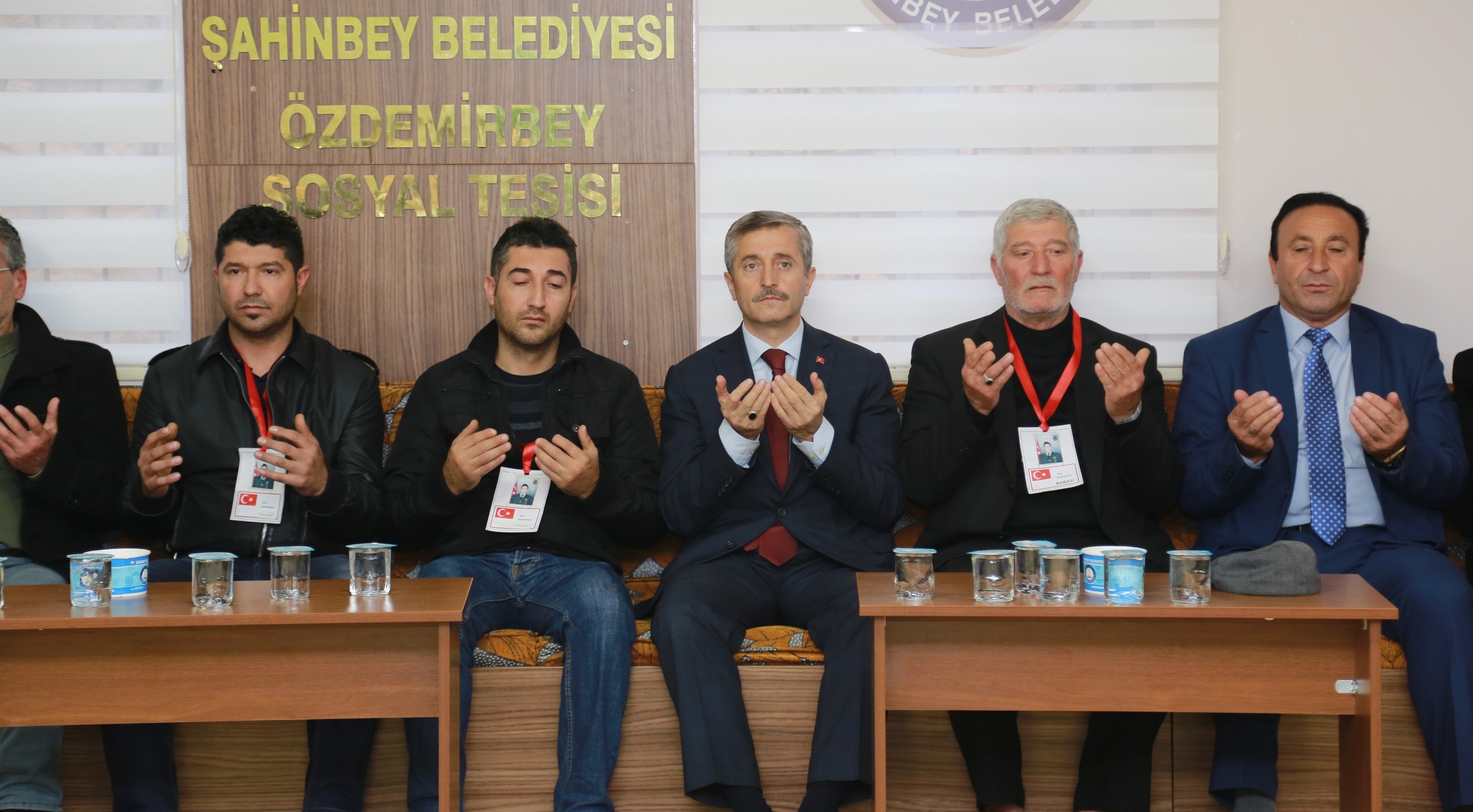 Ba�kan Tahmazo�lu Ve Meclis �yeleri �ehit Ailesine Taziyede Bulundu