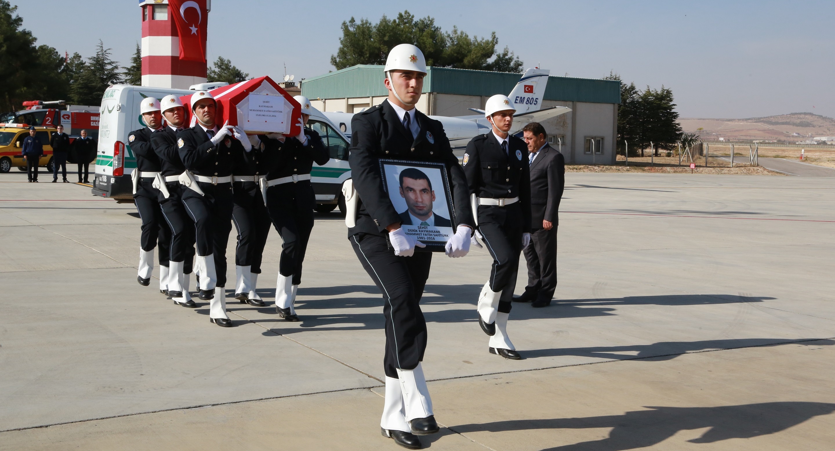 Başkan Tahmazoğlu, Şehit Kaymakamı Baba Ocağına Uğurladı