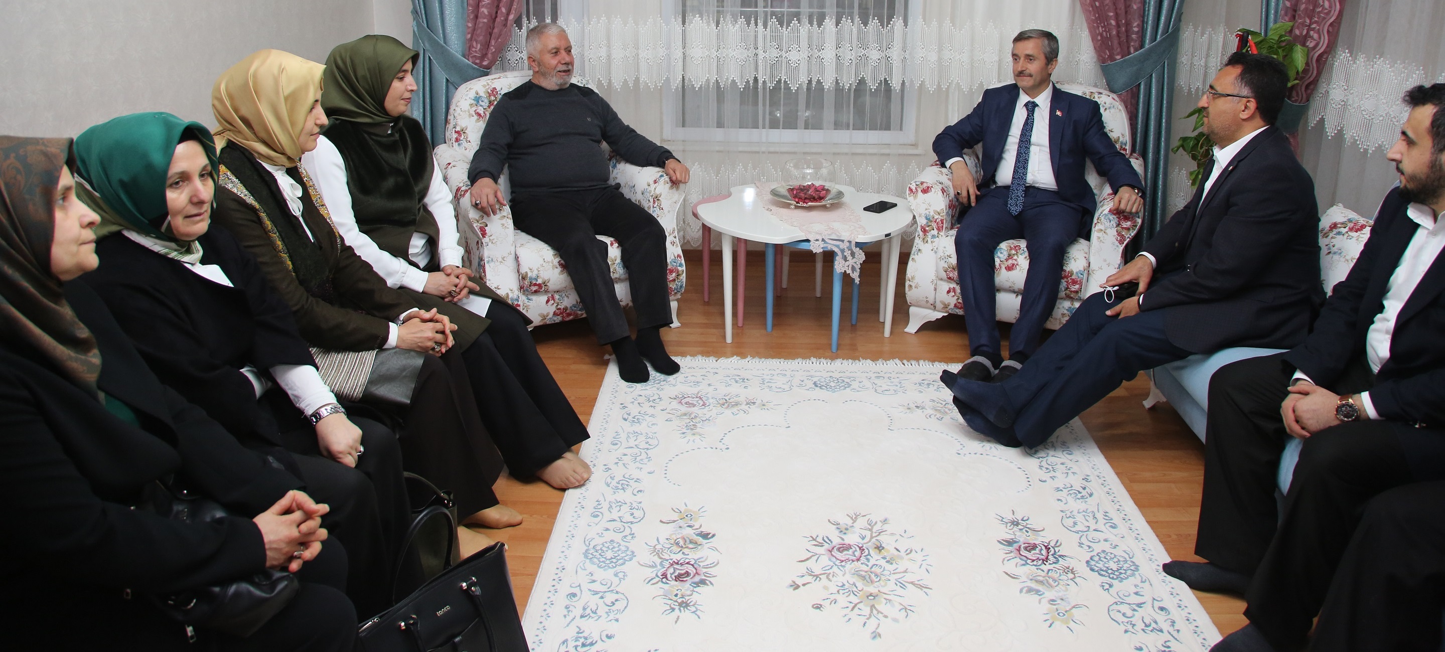 Ba�kan�m�zdan �ehit Ailesine Ziyaret