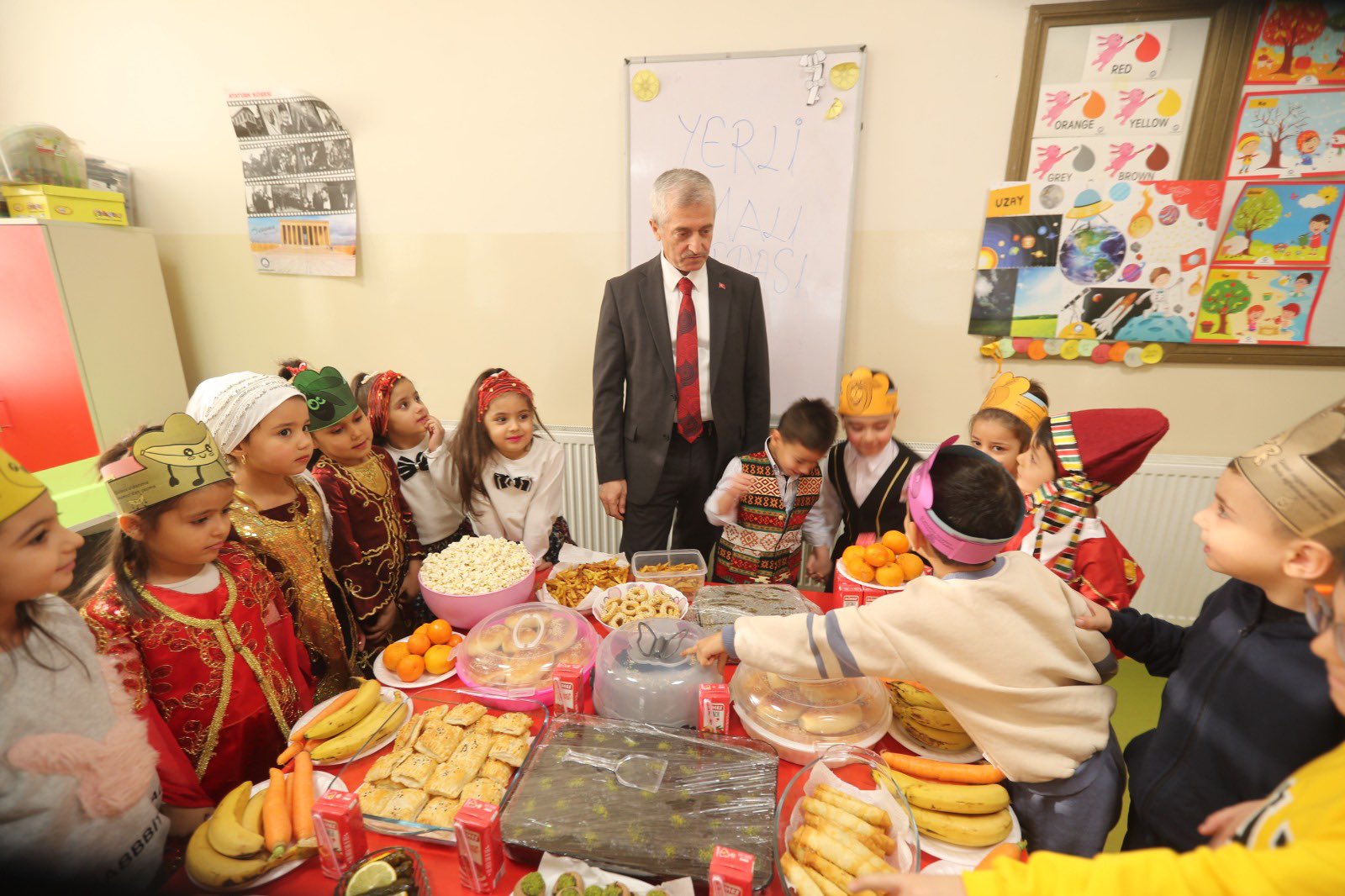 Bakanmz, Yerli Mal Haftasnda Miniklerle Bulutu