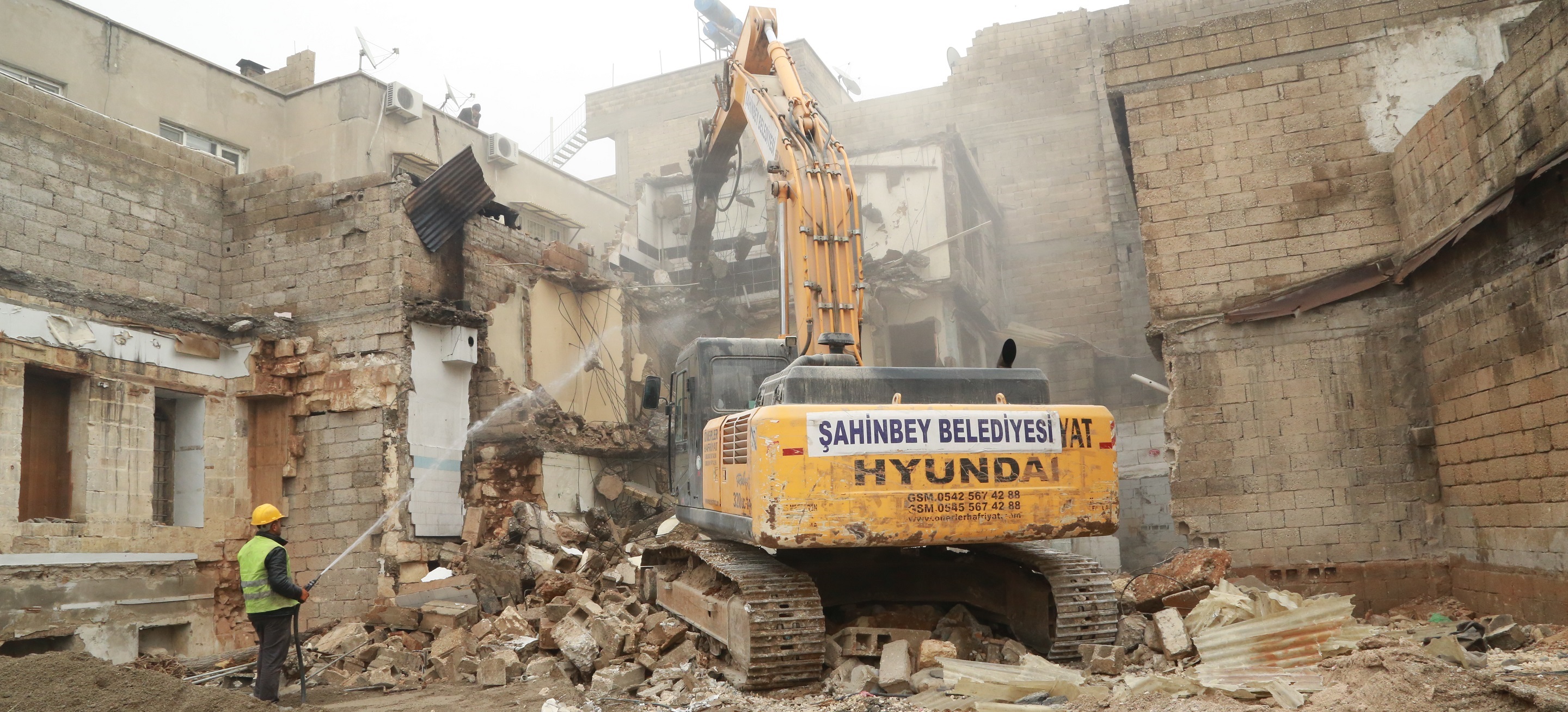 ��h Meydan� �al��malar� �lerliyor