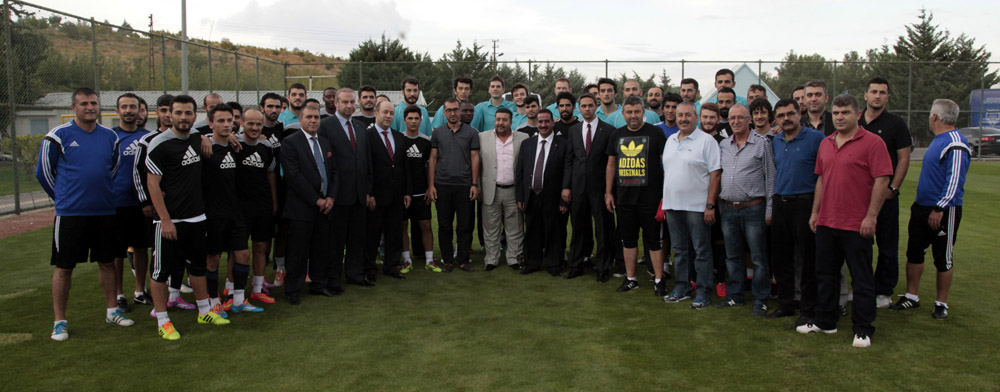 Voleybolculardan Futbolculara Destek Ziyareti