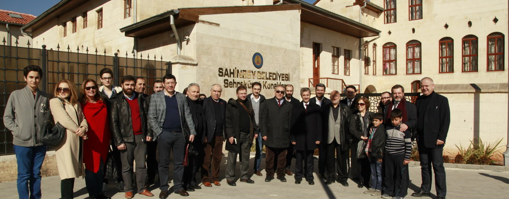 Ke Yazarlarndan Bakan Tahmazoluna vg