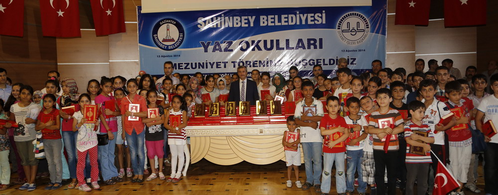 ahinbey Belediyesi, 15  Bin 300 renciye Kuran- Kerim Hediye Etti