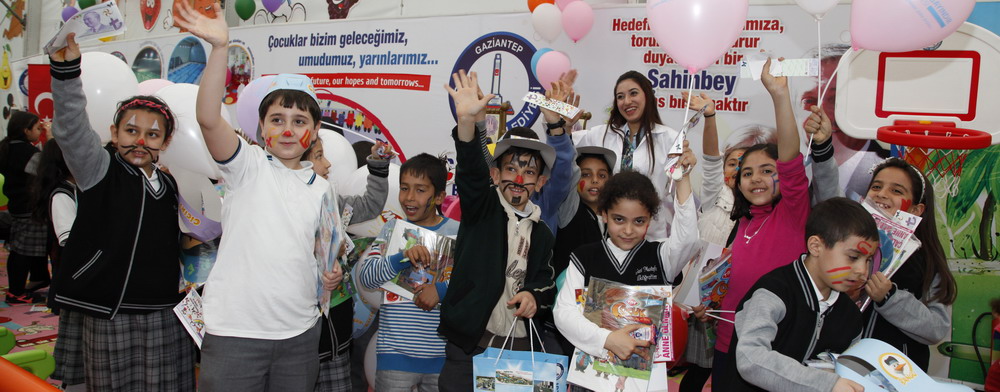 Şahinbey Belediyesi Standında Çocuklar Doyasıya Eğleniyor