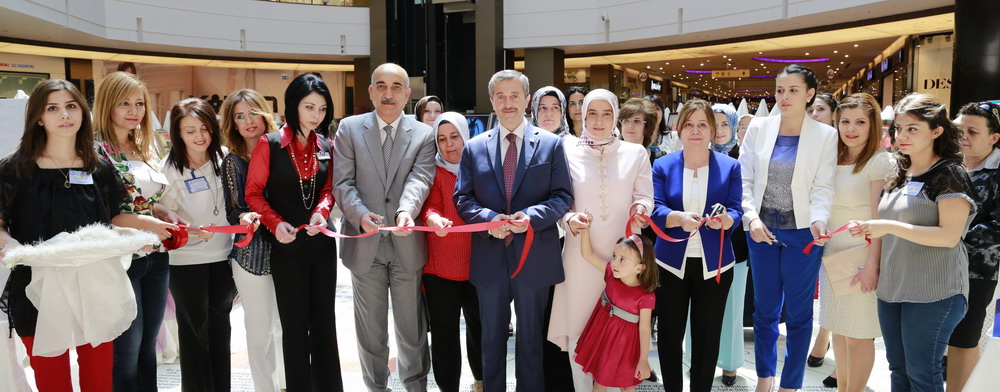 Bakan Tahmazolu, ahinbeyli Kursiyerlerin Resim Sergisini At