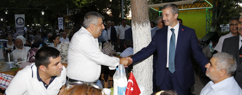 Bakan Tahmazolu ehit ve Gazi Aileleriyle ftarda Biraraya Geldi