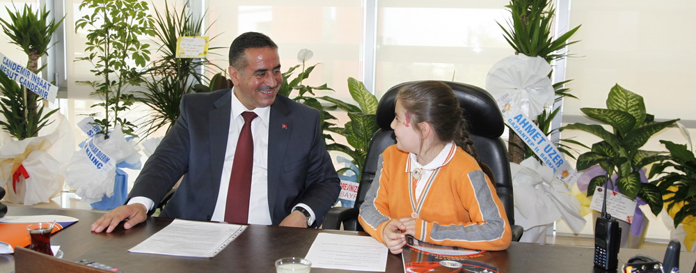 Bakan Vekili Gzel, Koltuunu Gelecein Belediye Bakanlarna Teslim Etti