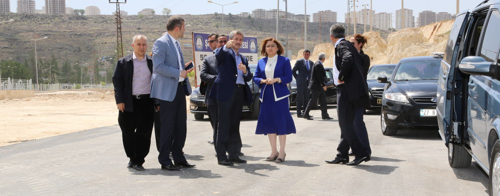 Bakan Fatma ahin, Bakan Tahmazolu ok Byk Projelere mza Atyor
