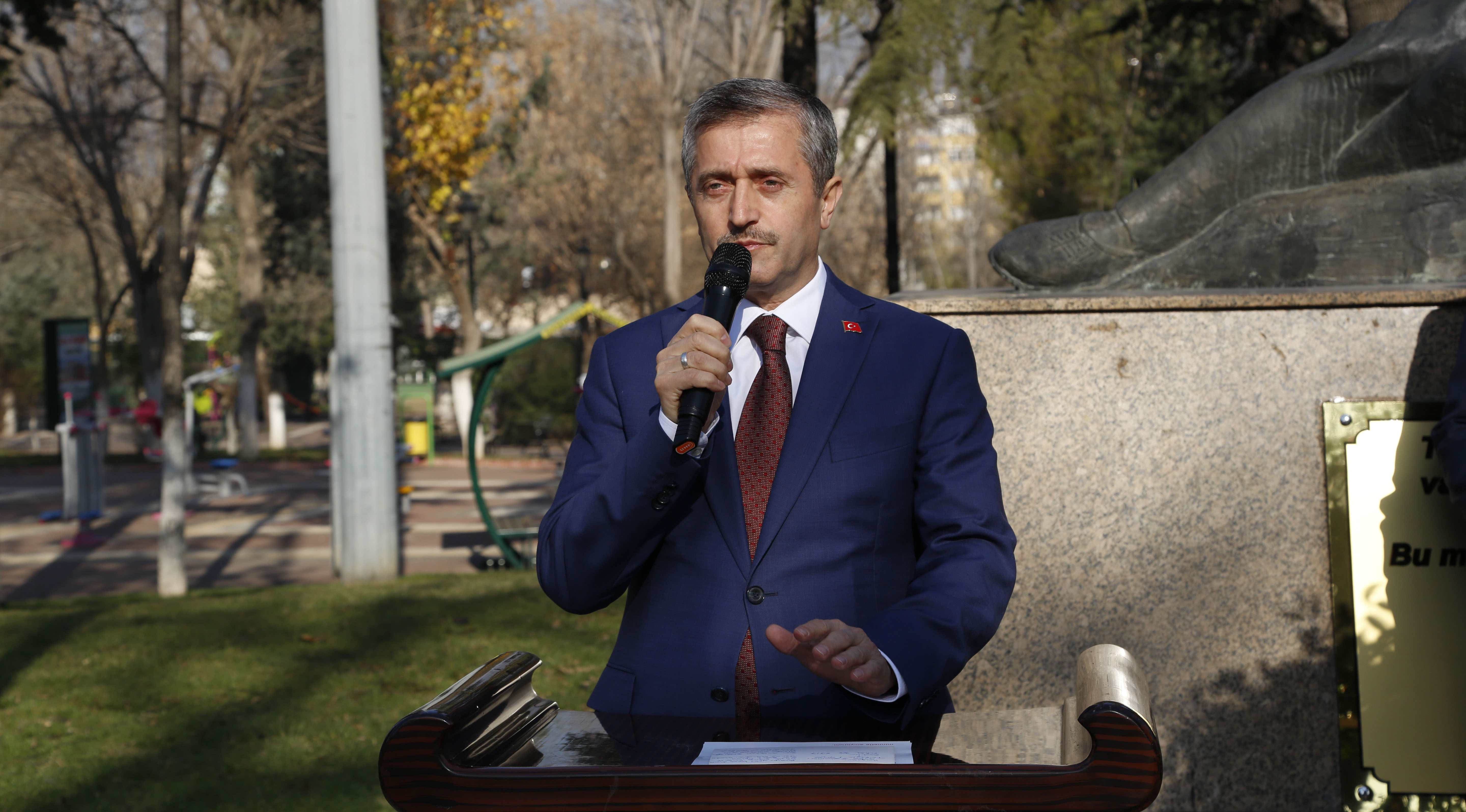 Bakan Tahmazolu: "10 Bin renciyi anakkaleye Gtreceiz"