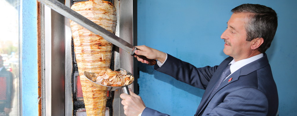 Bakan Tahmazolu Dner Kesip, Kebap Piirdi