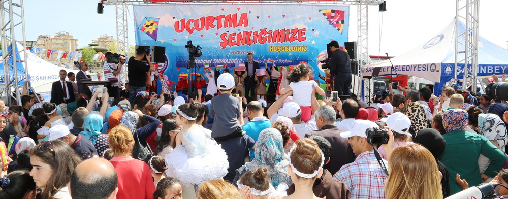 ahinbeyde Gkyz Uurtmalarla Rengarek Oldu