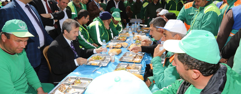 Bakan Tahmazolu, "Biz Bir Aileyiz"