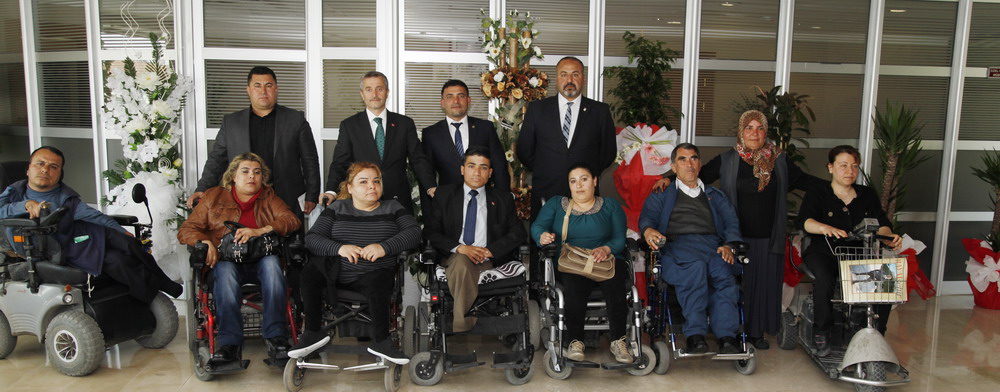 Bakan Tahmazolu, "Engelsiz Bir ahinbey in alyoruz" 