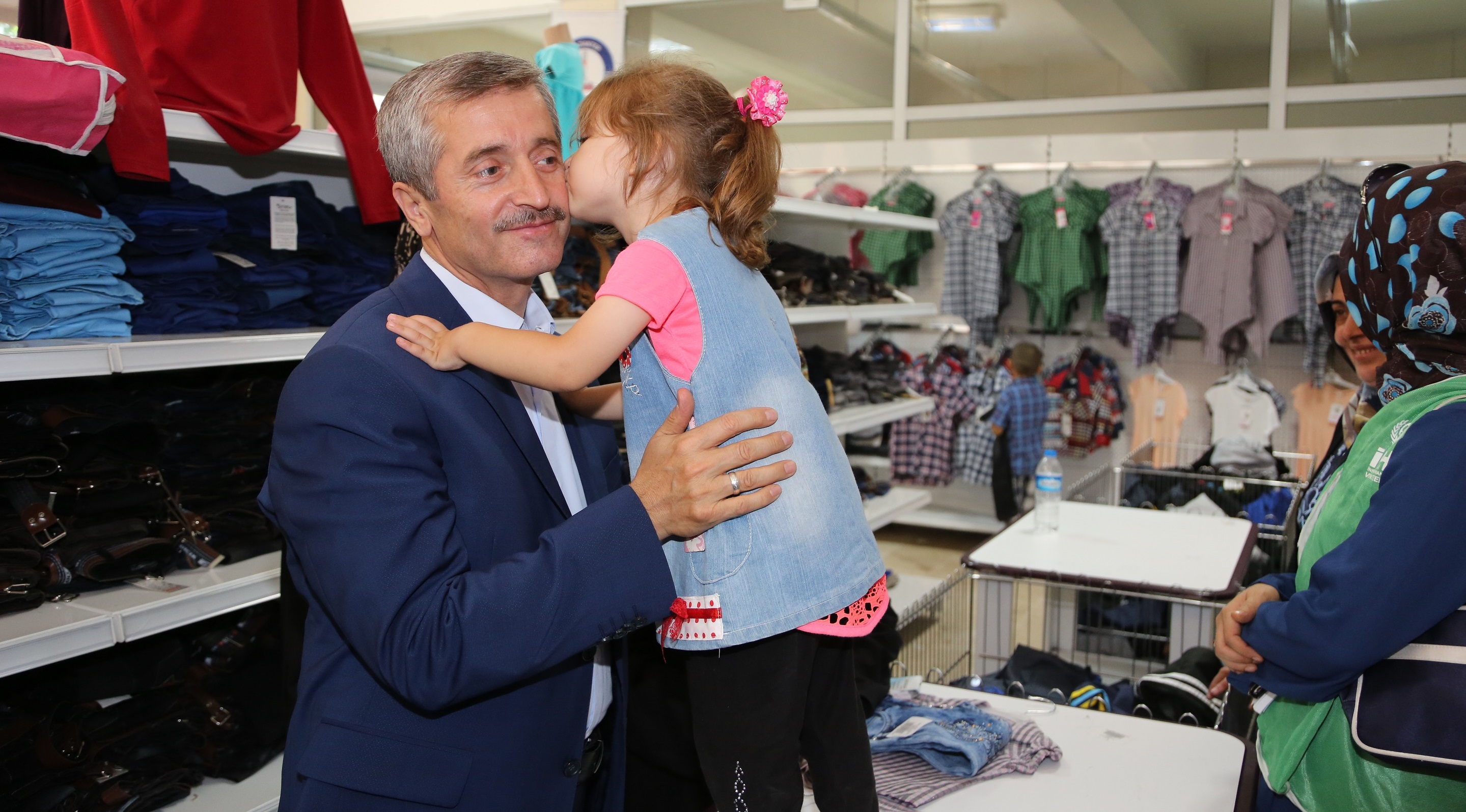 Bu Markette Para Değil Dua Geçiyor