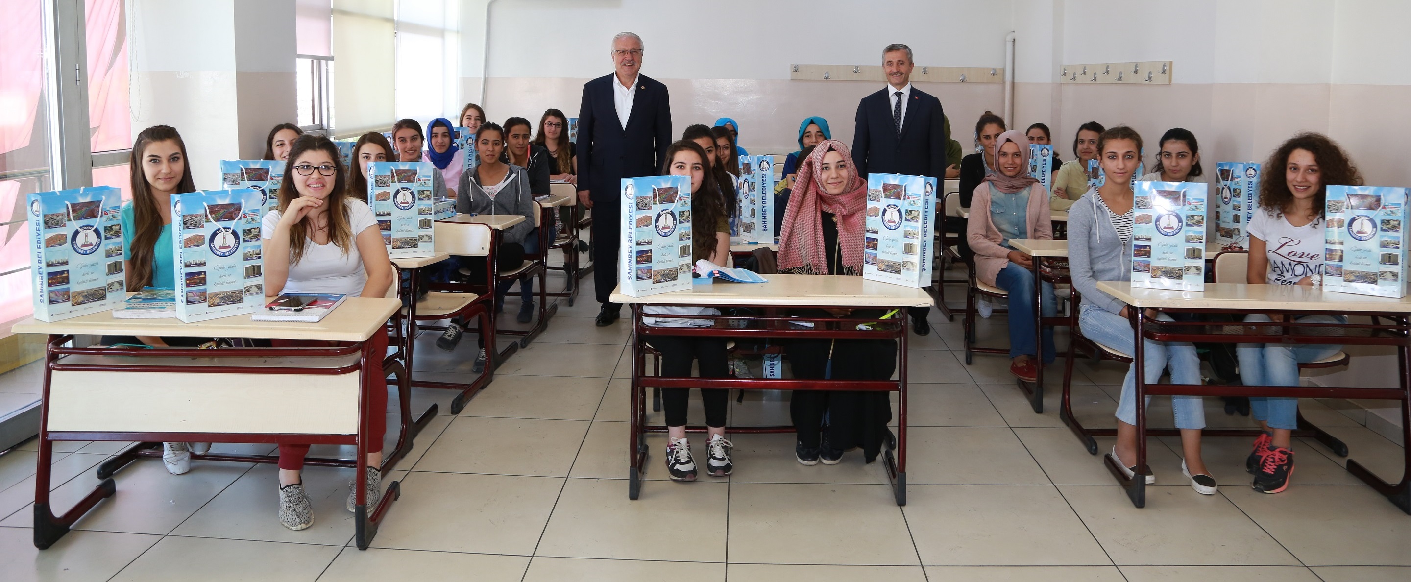 Hem E�itim, Hem Kitap �mk�n�